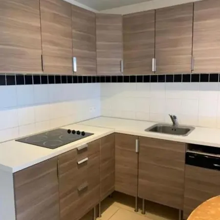 Reine De Coeur Paris Daire Courbevoie